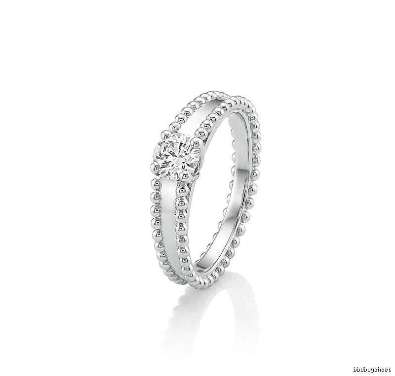 Van Cleef & Arpels diamond minimalist style ring