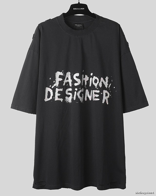 Balenciaga's trendy and cool black T-shirt