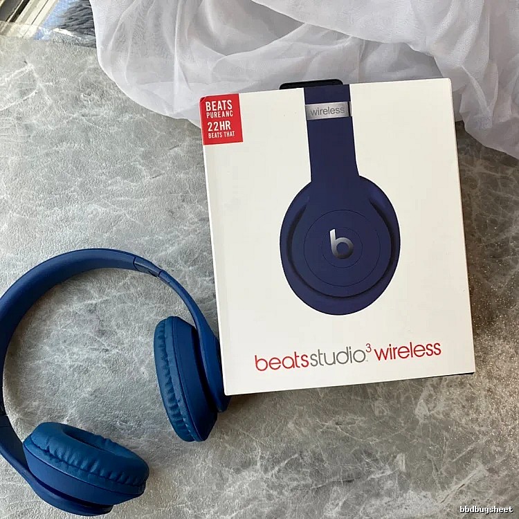 Beats Studio Wireless Headphones in Blue
