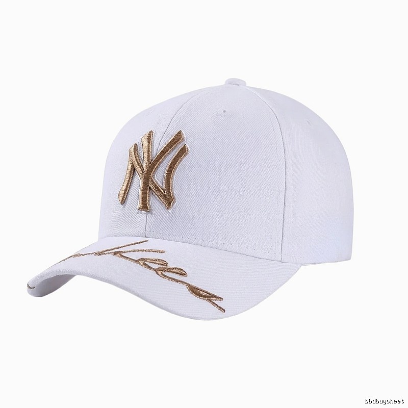 Classic-style white baseball cap of MLB