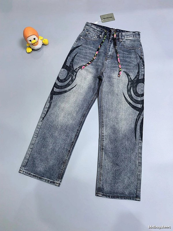 Graphic Wide Jeans with bold circular leg artwork and a relaxed fit - Casual