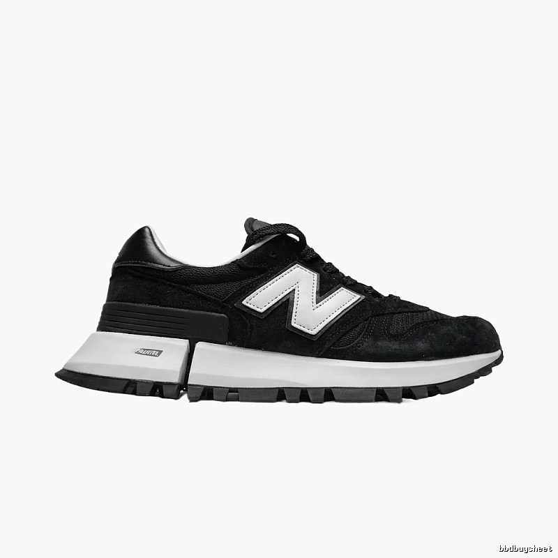 New Balance retro black and white sports shoes
