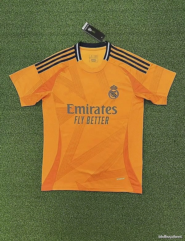 Real Madrid Casual Home soccer jersey White Real Madrid for Streetwear Looks