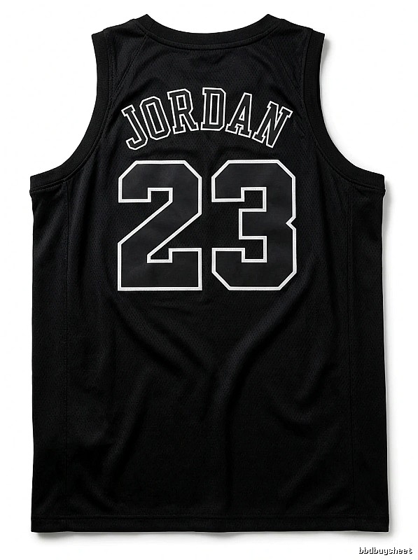 The No. 23 black vest of the Michael Jordan.